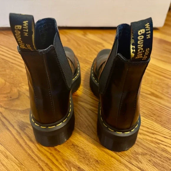 Dr. Martens 2976 SMOOTH LEATHER PLATFORM CHELSEA BOOTS - Picture 3 of 6